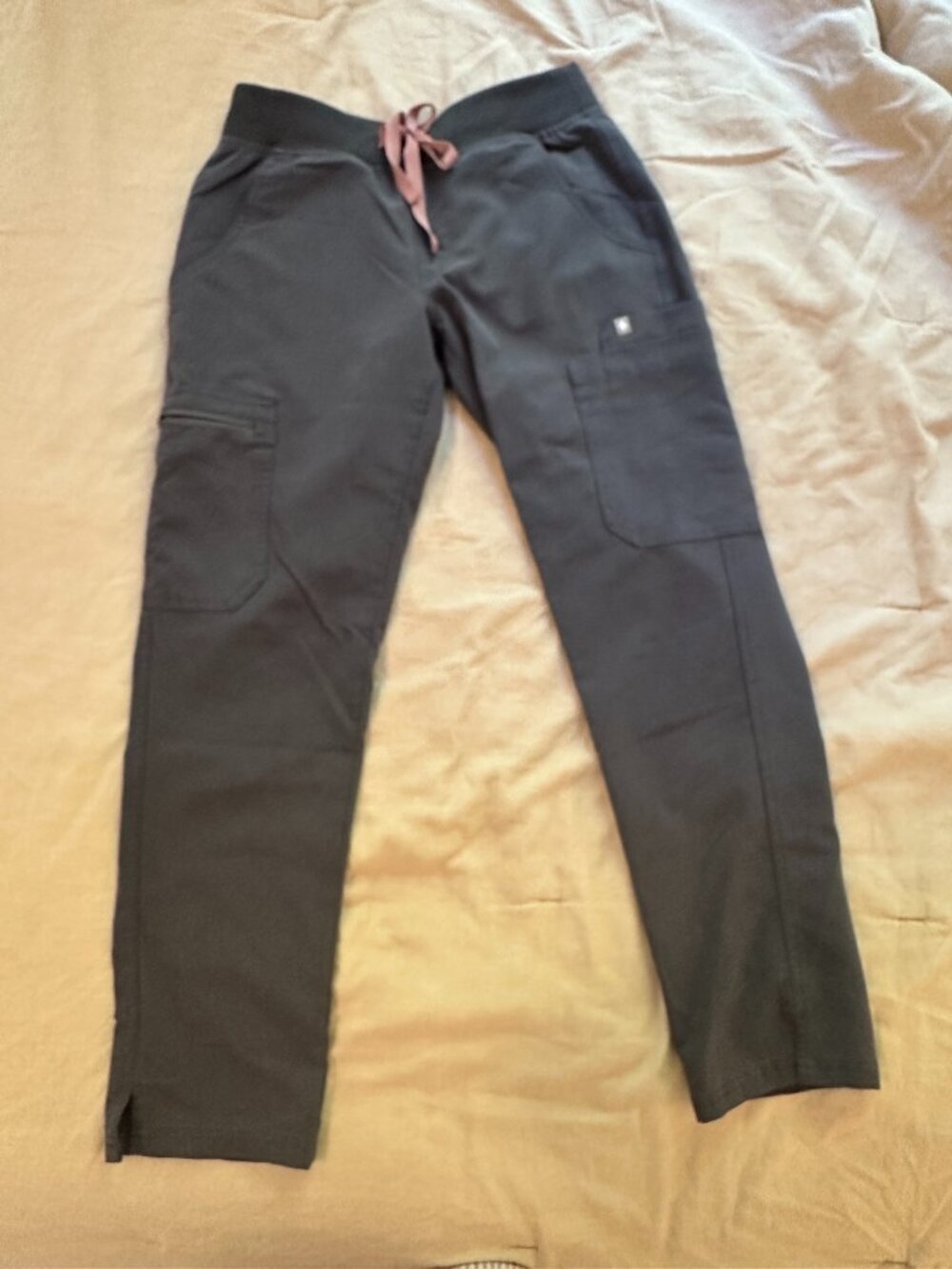 Figs XS Petite Yola High-Rise Slim Scrub Pant with Pink Drawstring
